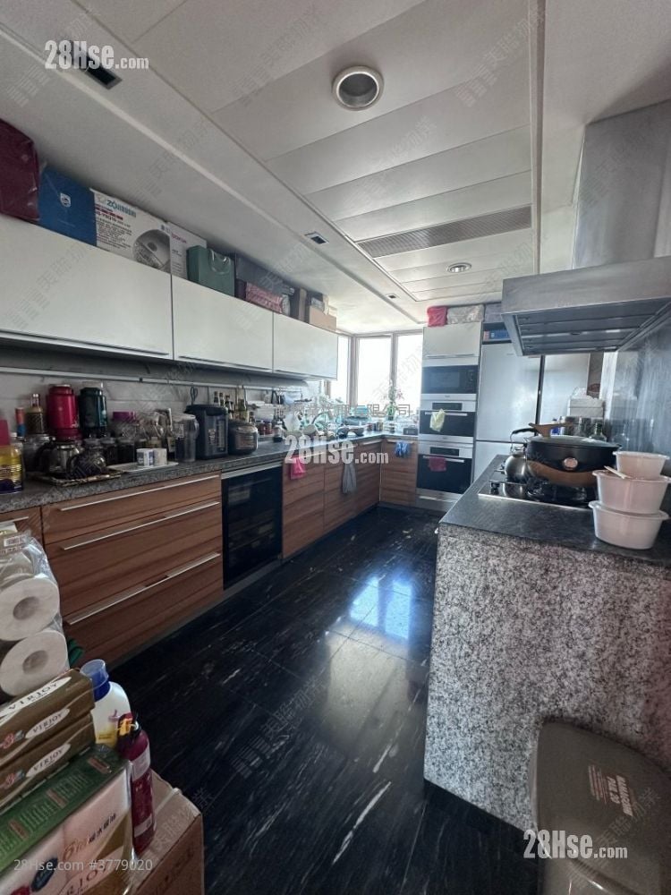 Celestial Heights Sell 5+ Bedrooms , 3 Bathrooms 1,975 ft²