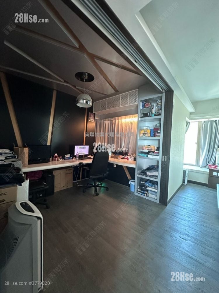 Celestial Heights Sell 5+ Bedrooms , 3 Bathrooms 1,975 ft²