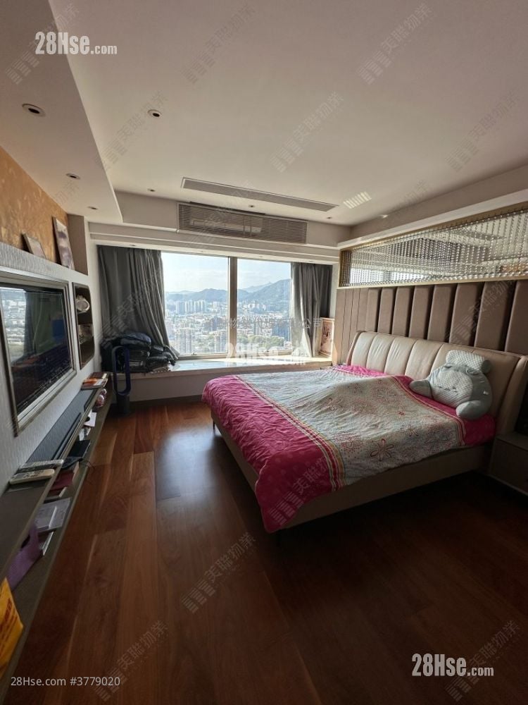 Celestial Heights Sell 5+ Bedrooms , 3 Bathrooms 1,975 ft²