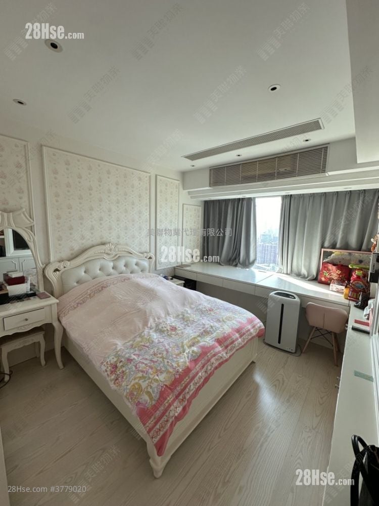 Celestial Heights Sell 5+ Bedrooms , 3 Bathrooms 1,975 ft²