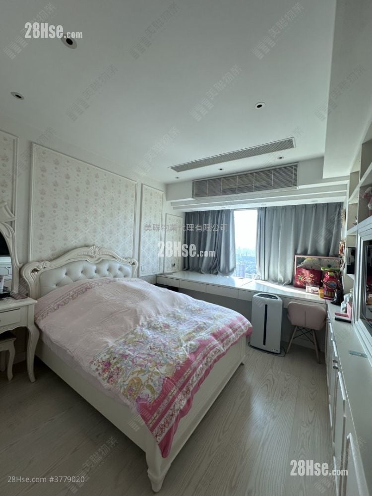 Celestial Heights Sell 5+ Bedrooms , 3 Bathrooms 1,975 ft²