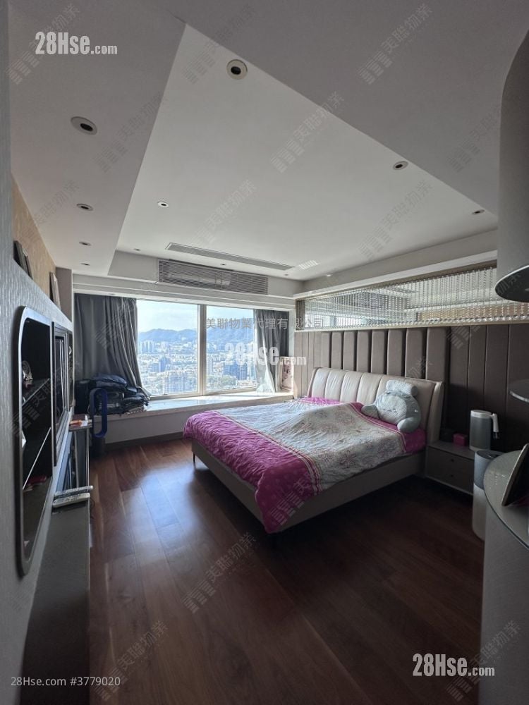 Celestial Heights Sell 5+ Bedrooms , 3 Bathrooms 1,975 ft²