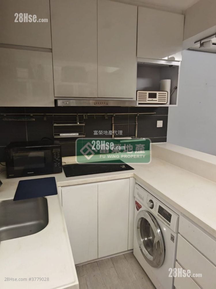 Mandarin Court Sell 2 Bedrooms , 1 Bathroom 436 ft²