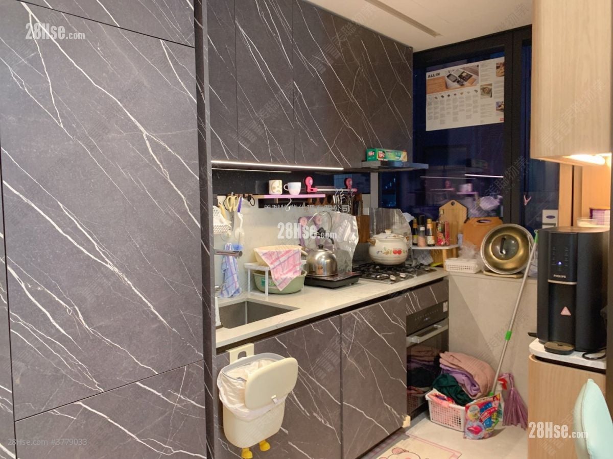 Onmantin Sell 2 Bedrooms 525 ft²