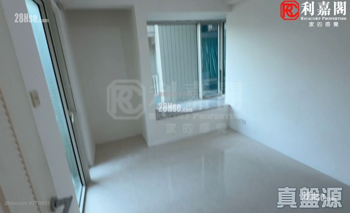 峻滢 售盘 3 房 694 平方尺