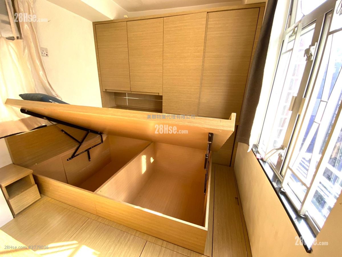 Sunshine Plaza Sell 2 Bedrooms , 1 Bathroom 356 ft²