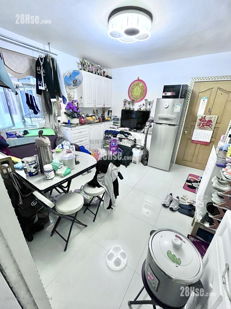 Golden Building Sell 2 Bedrooms , 1 Bathroom 347 ft²