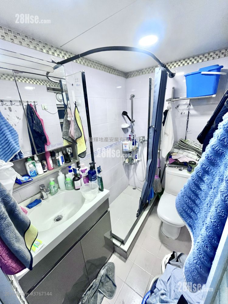 Golden Building Sell 2 Bedrooms , 1 Bathroom 347 ft²