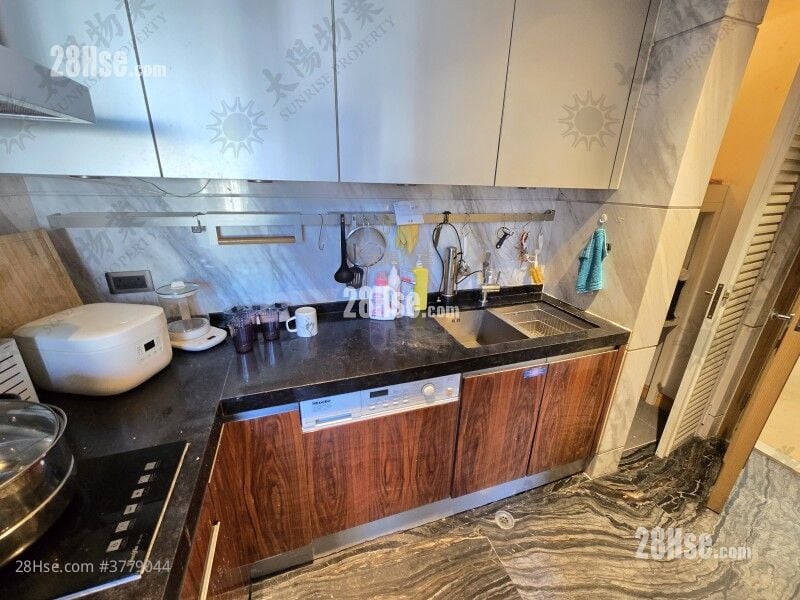 维港星岸 售盘 3 房 1,074 平方尺