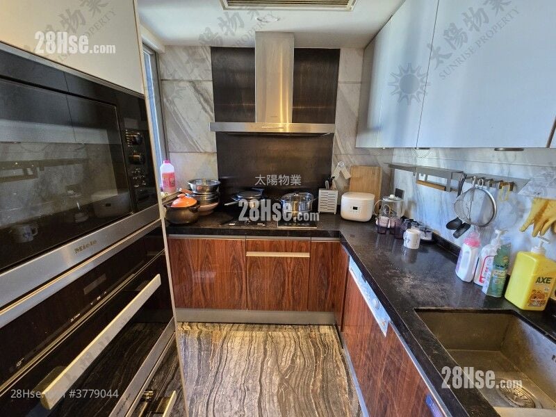 维港星岸 售盘 3 房 1,074 平方尺