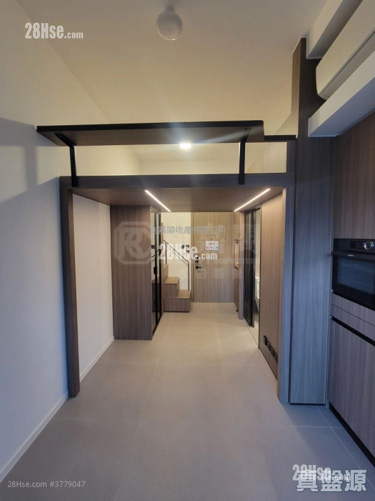 Larchwood Rental Studio , 1 Bathroom 203 ft²