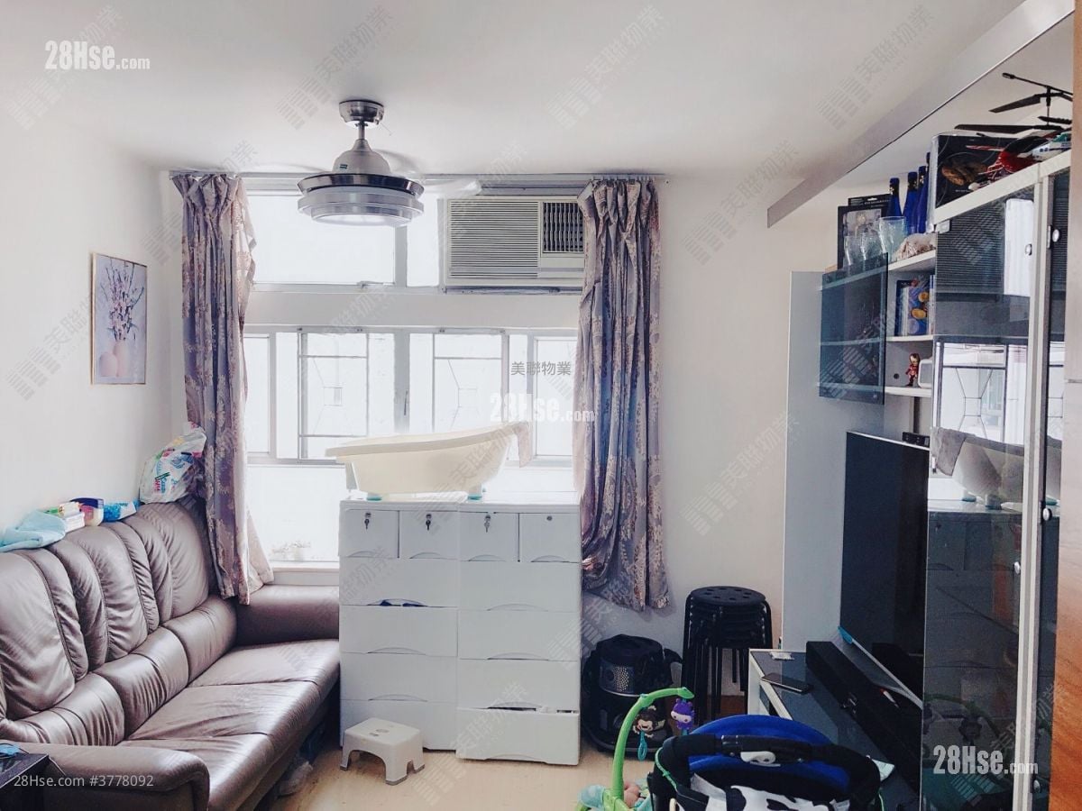 Yan Shing Court Sell 2 Bedrooms , 1 Bathroom 401 ft²