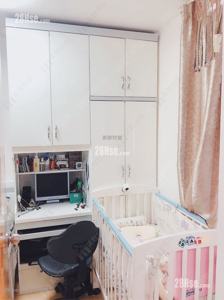 Yan Shing Court Sell 2 Bedrooms , 1 Bathroom 401 ft²