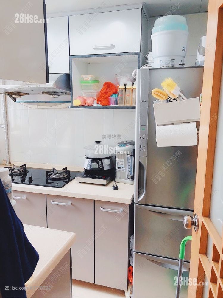 Yan Shing Court Sell 2 Bedrooms , 1 Bathroom 401 ft²