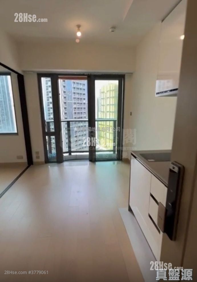 K. Summit Rental 293 ft²