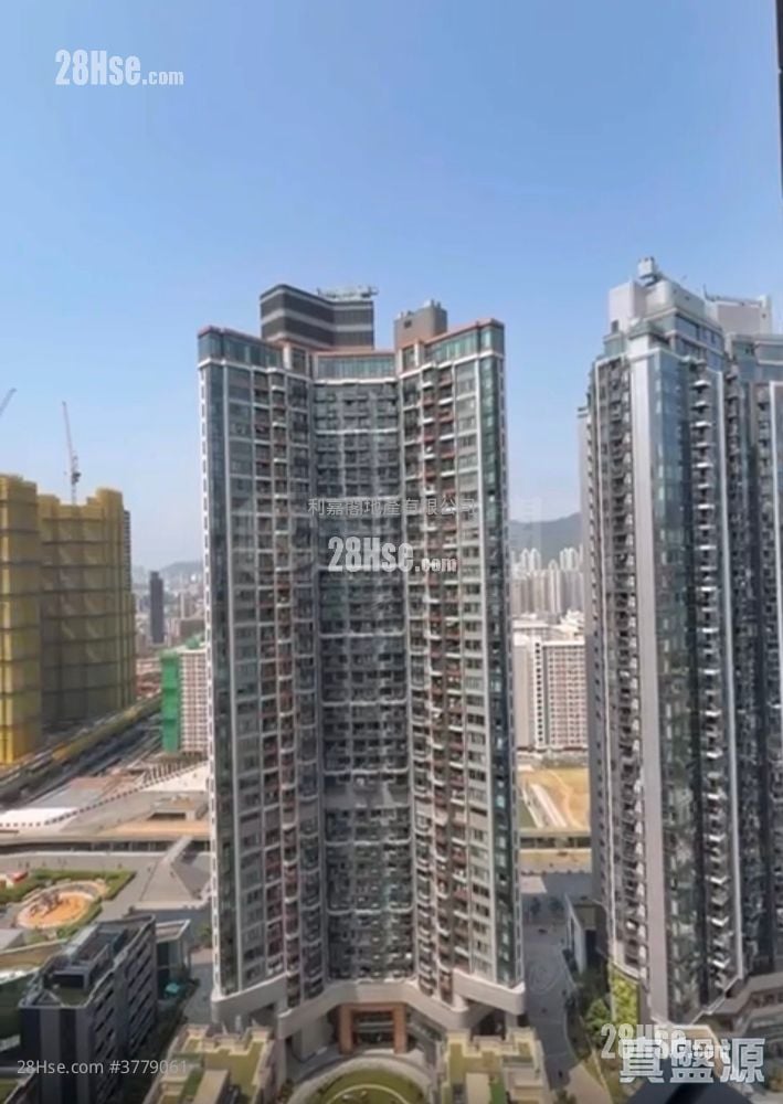 K. Summit Rental 293 ft²