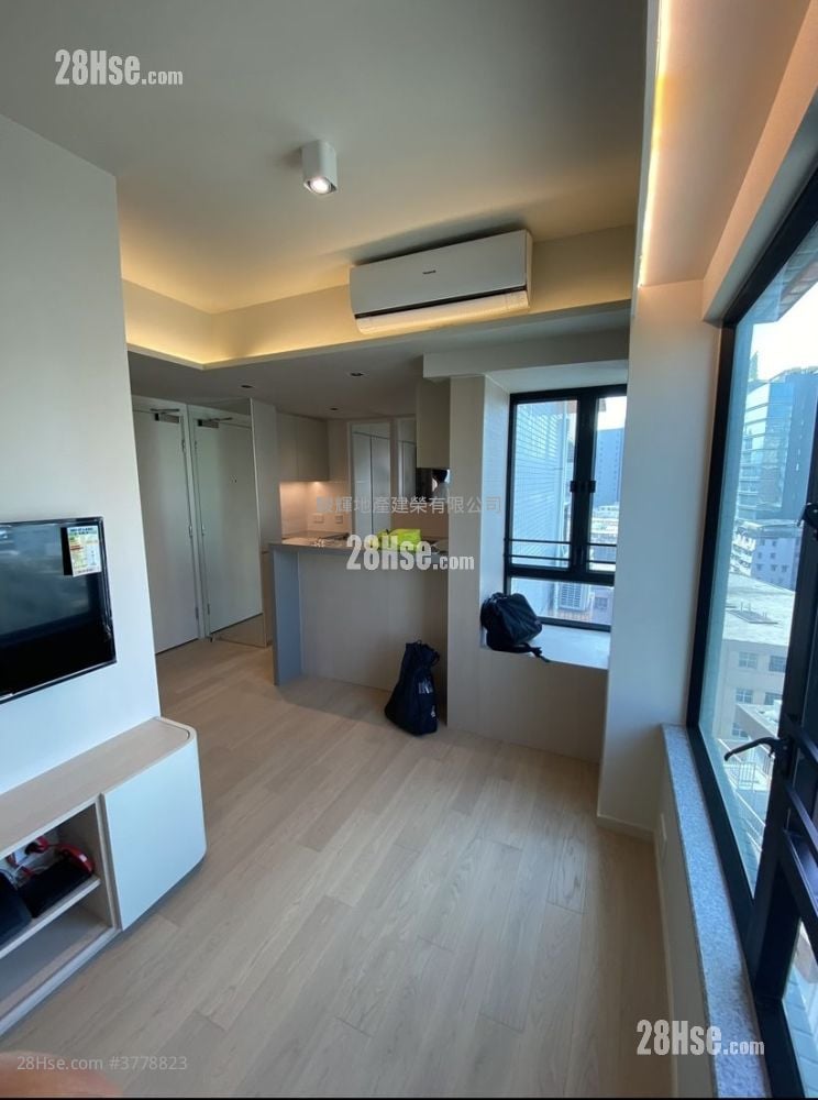 City 18 Sell 1 Bedroom , 1 Bathroom 319 ft²