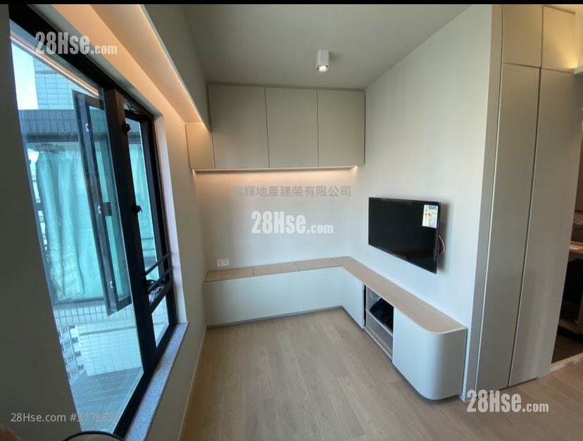 City 18 Sell 1 Bedroom , 1 Bathroom 319 ft²
