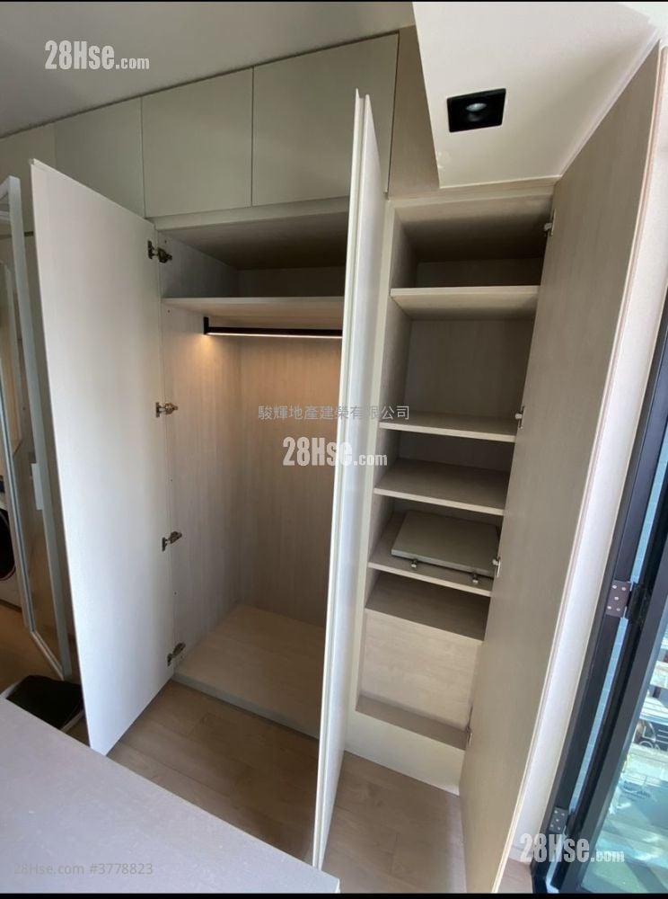 City 18 Sell 1 Bedroom , 1 Bathroom 319 ft²