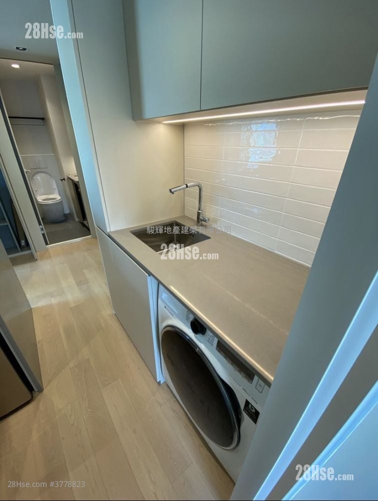 City 18 Sell 1 Bedroom , 1 Bathroom 319 ft²