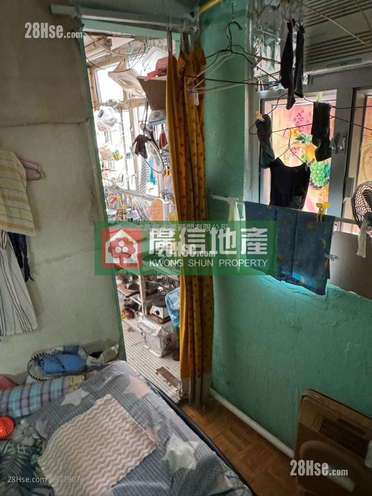 Cheung Hing Building Sell Studio , 1 Bathroom 457 ft²