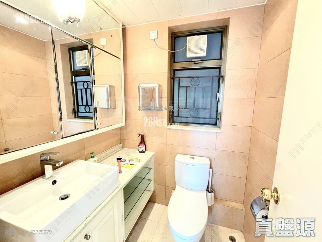 宝翠园 售盘 2 房 755 平方尺