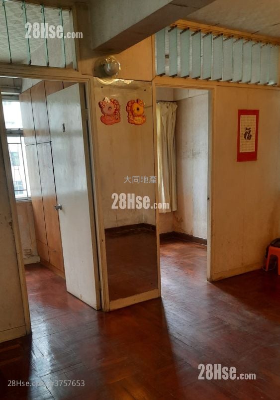 Shun Lee Building Sell 2 Bedrooms , 1 Bathroom 382 ft²