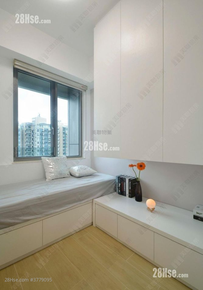 The Papillons Sell 2 Bedrooms 524 ft²