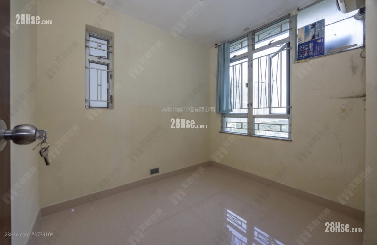 裕东苑 售盘 3 房 646 平方尺