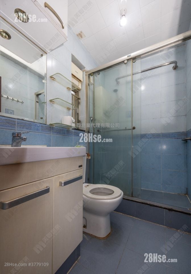 裕东苑 售盘 3 房 646 平方尺