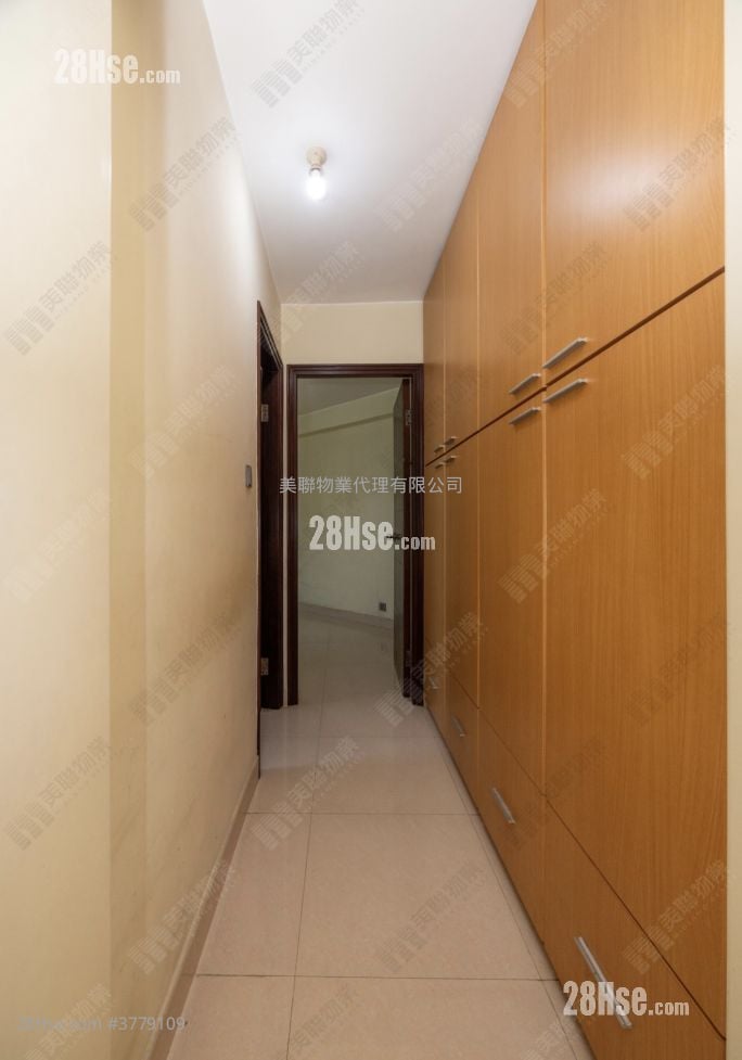 裕东苑 售盘 3 房 646 平方尺