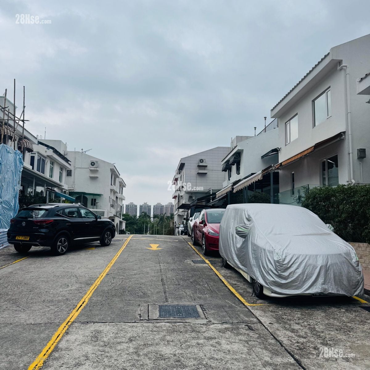 蒙地卡罗别墅 租盘 5+ 房 , 4 浴室 2,044 平方尺