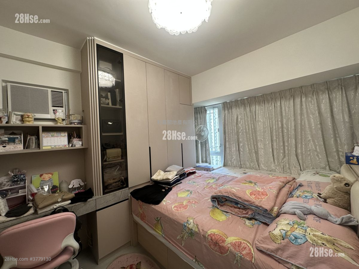 Kingswood Villas Sell 3 Bedrooms , 1 Bathroom 549 ft²