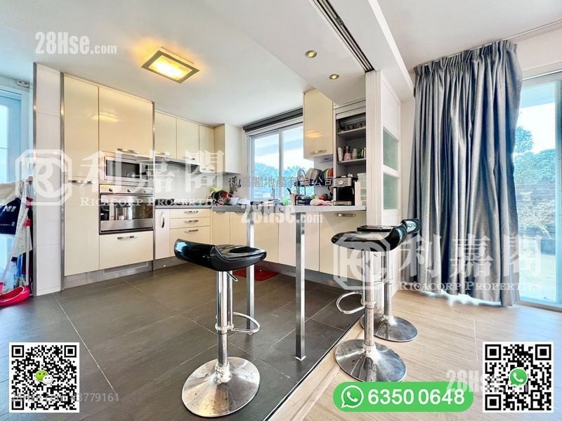 南围 售盘 4 房 , 3 浴室 2,100 平方尺