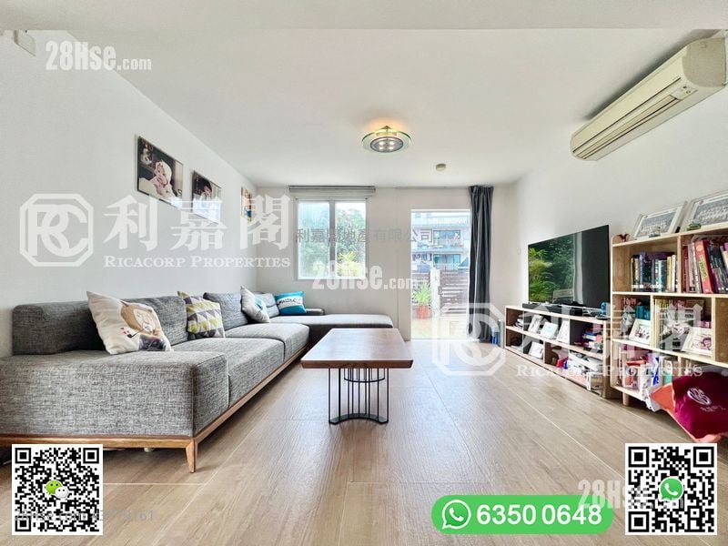 南围 售盘 4 房 , 3 浴室 2,100 平方尺