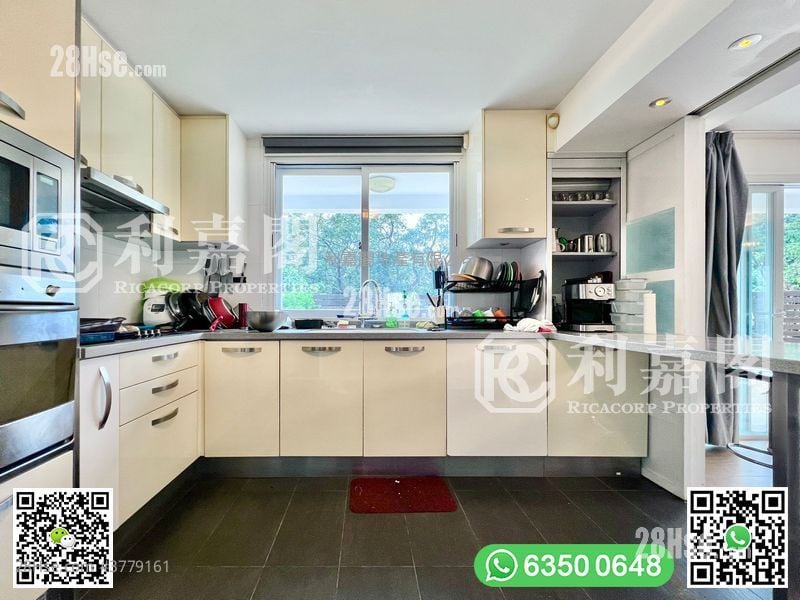 南围 售盘 4 房 , 3 浴室 2,100 平方尺