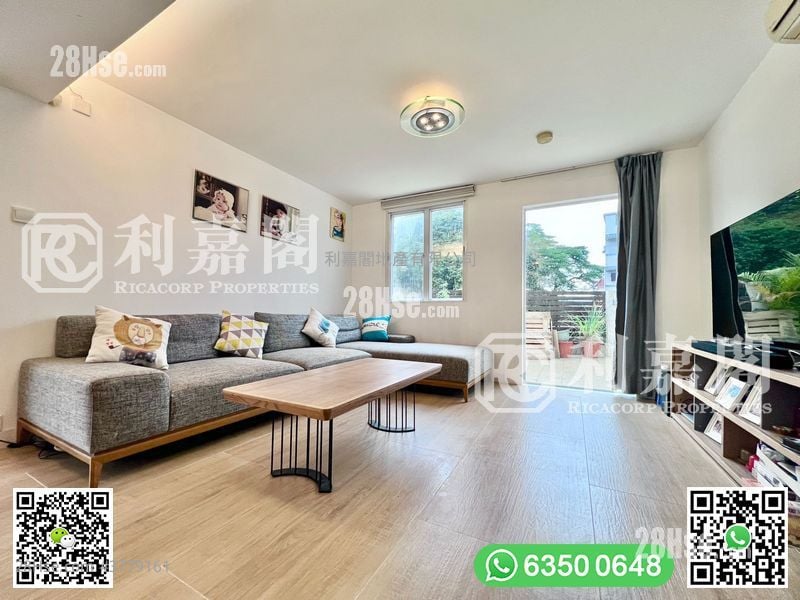 南围 售盘 4 房 , 3 浴室 2,100 平方尺