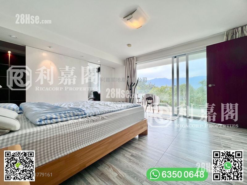 南围 售盘 4 房 , 3 浴室 2,100 平方尺