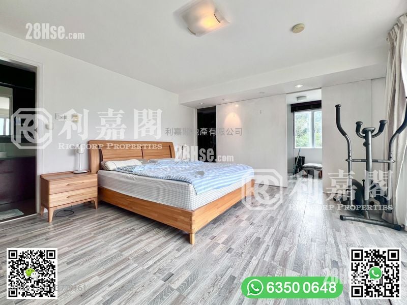 南围 售盘 4 房 , 3 浴室 2,100 平方尺