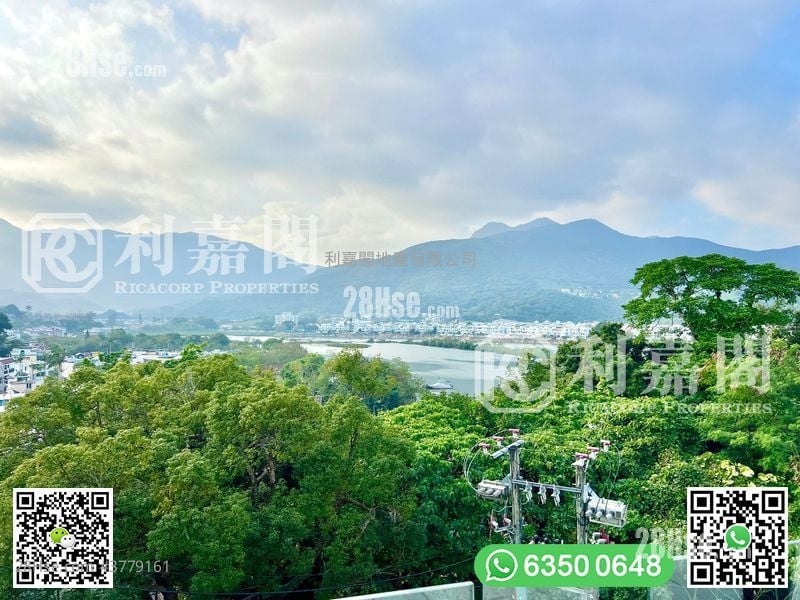 南围 售盘 4 房 , 3 浴室 2,100 平方尺