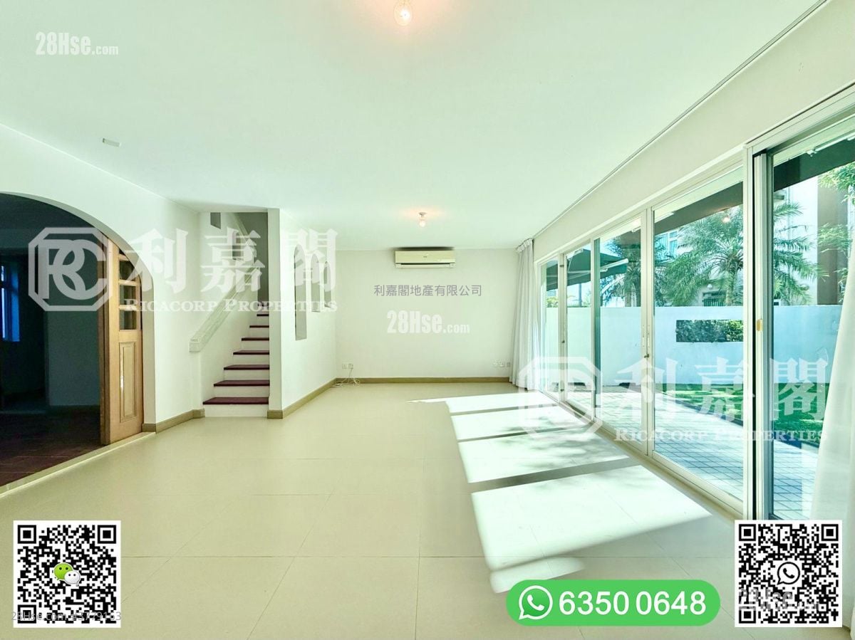 Phoenix Palm Garden Sell 4 Bedrooms , 4 Bathrooms 2,100 ft²