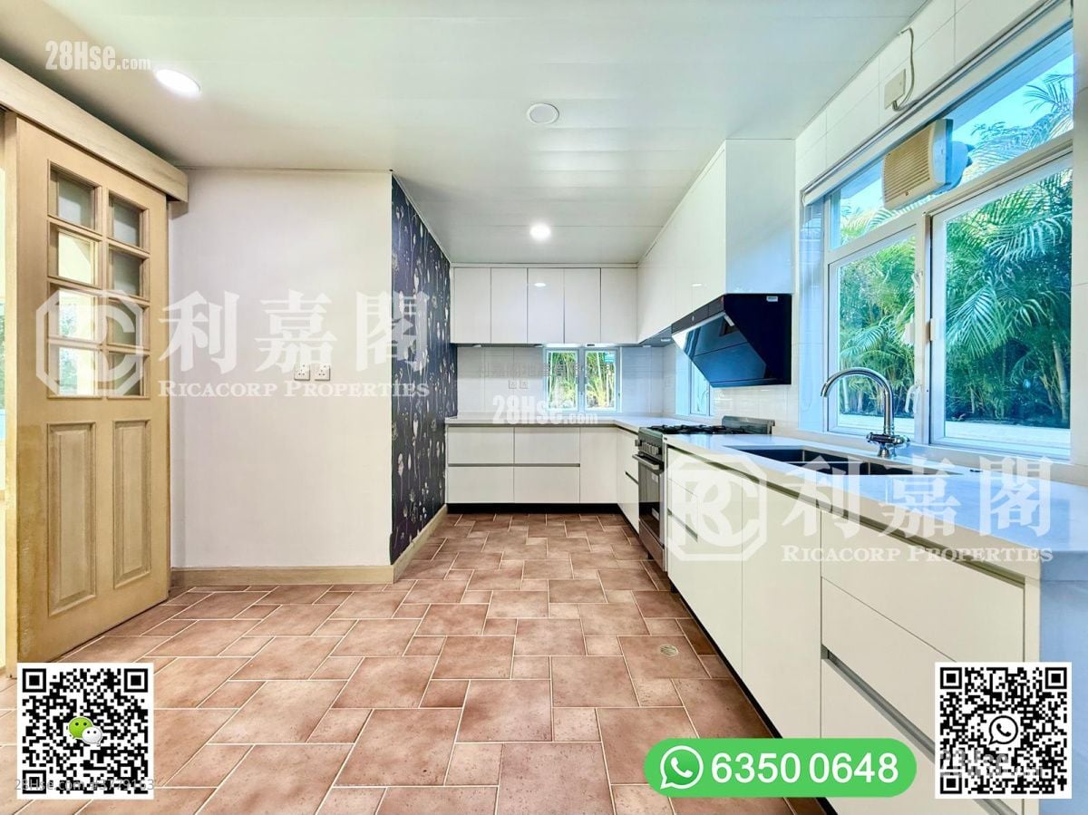 Phoenix Palm Garden Sell 4 Bedrooms , 4 Bathrooms 2,100 ft²