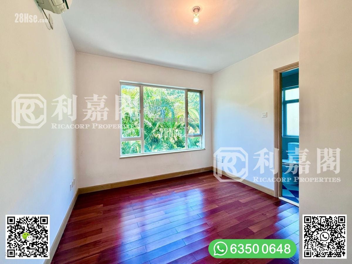 Phoenix Palm Garden Sell 4 Bedrooms , 4 Bathrooms 2,100 ft²