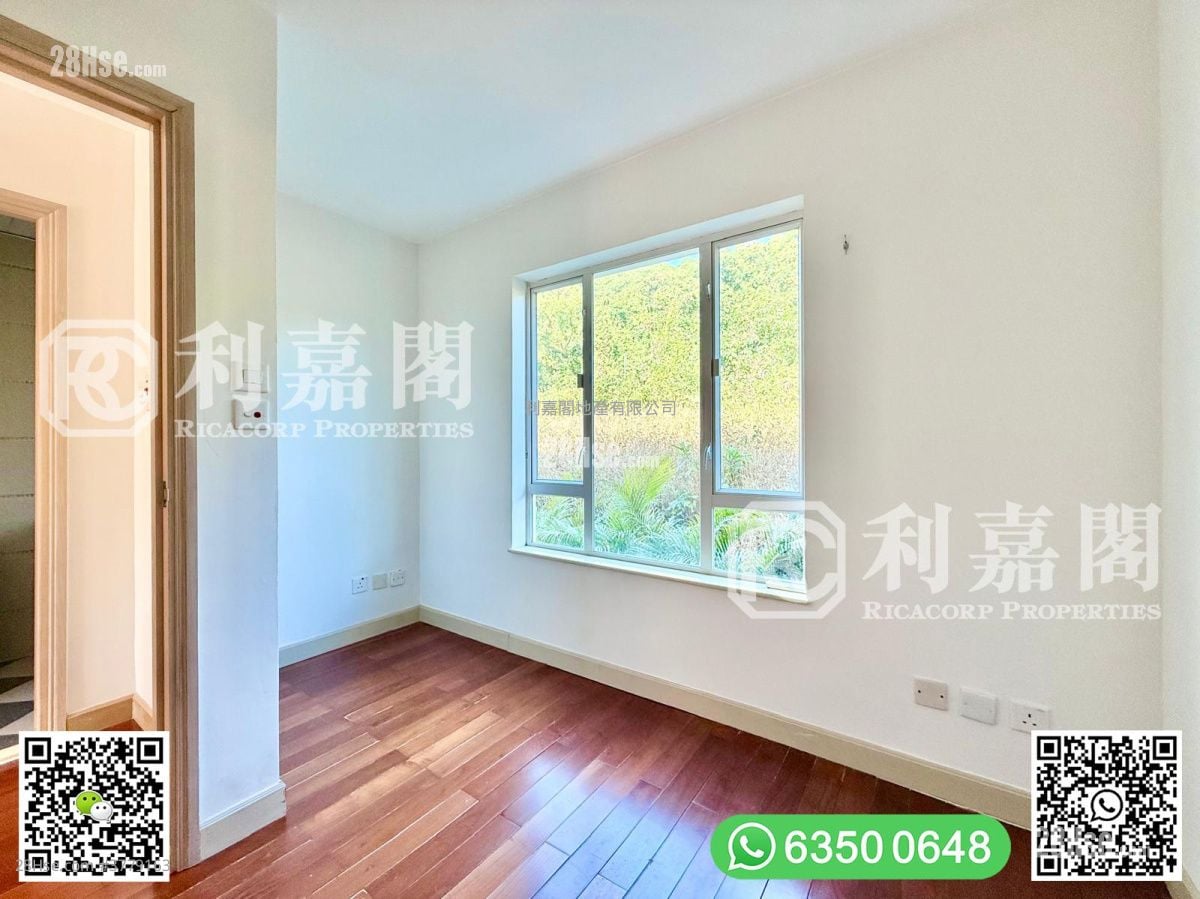 Phoenix Palm Garden Sell 4 Bedrooms , 4 Bathrooms 2,100 ft²