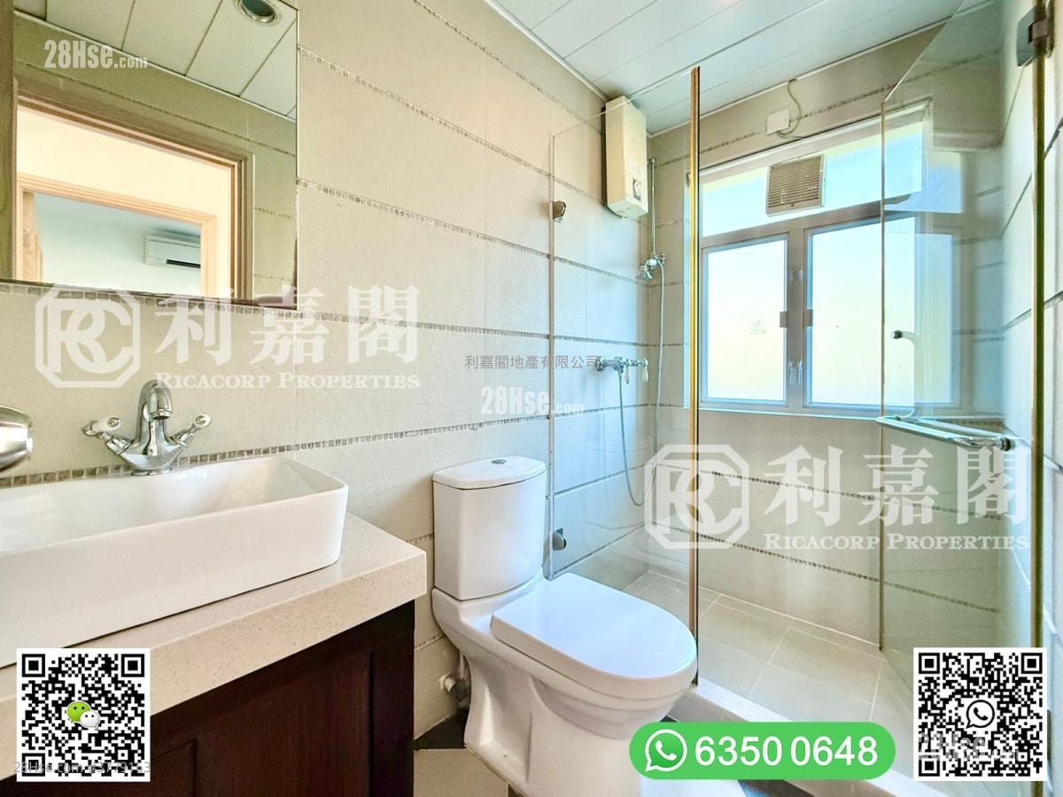 Phoenix Palm Garden Sell 4 Bedrooms , 4 Bathrooms 2,100 ft²