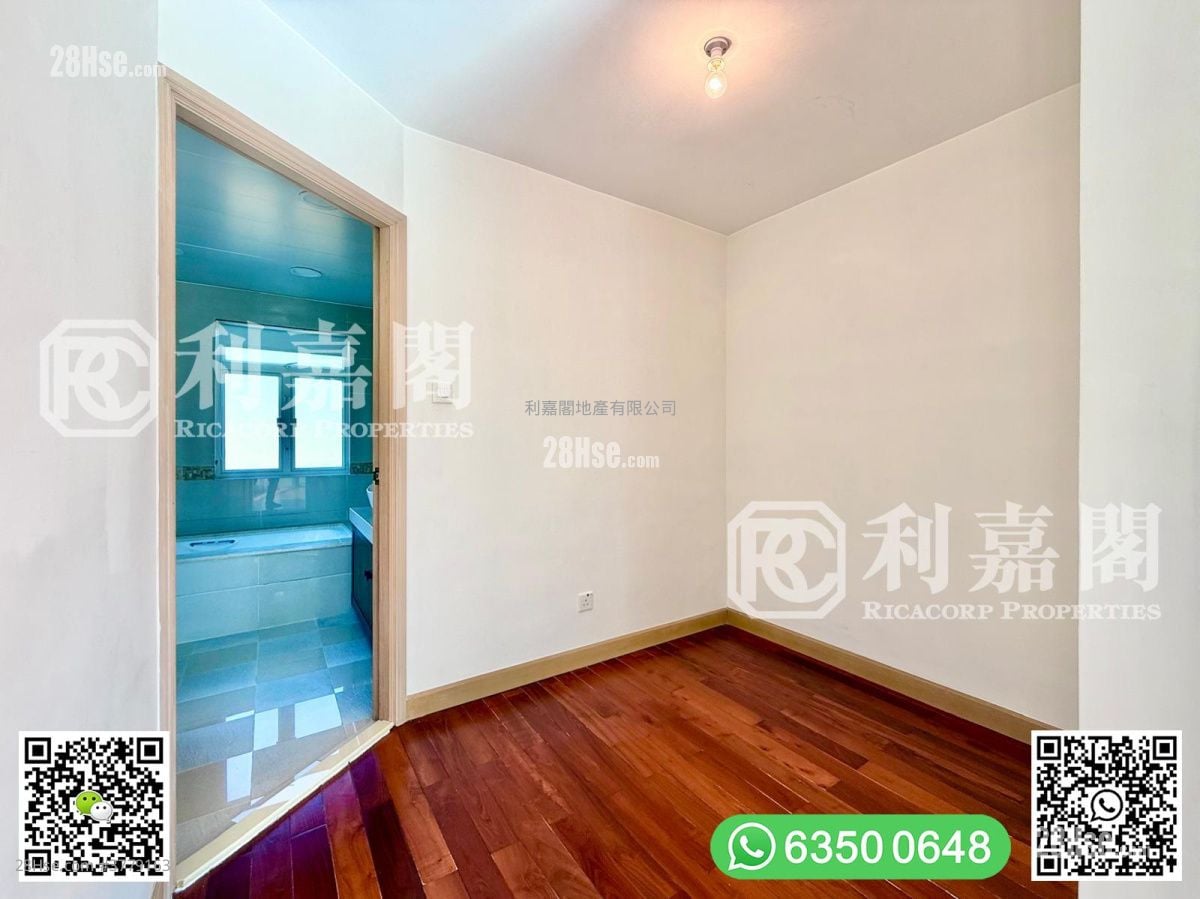 Phoenix Palm Garden Sell 4 Bedrooms , 4 Bathrooms 2,100 ft²