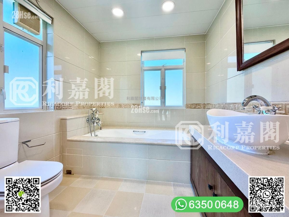 Phoenix Palm Garden Sell 4 Bedrooms , 4 Bathrooms 2,100 ft²