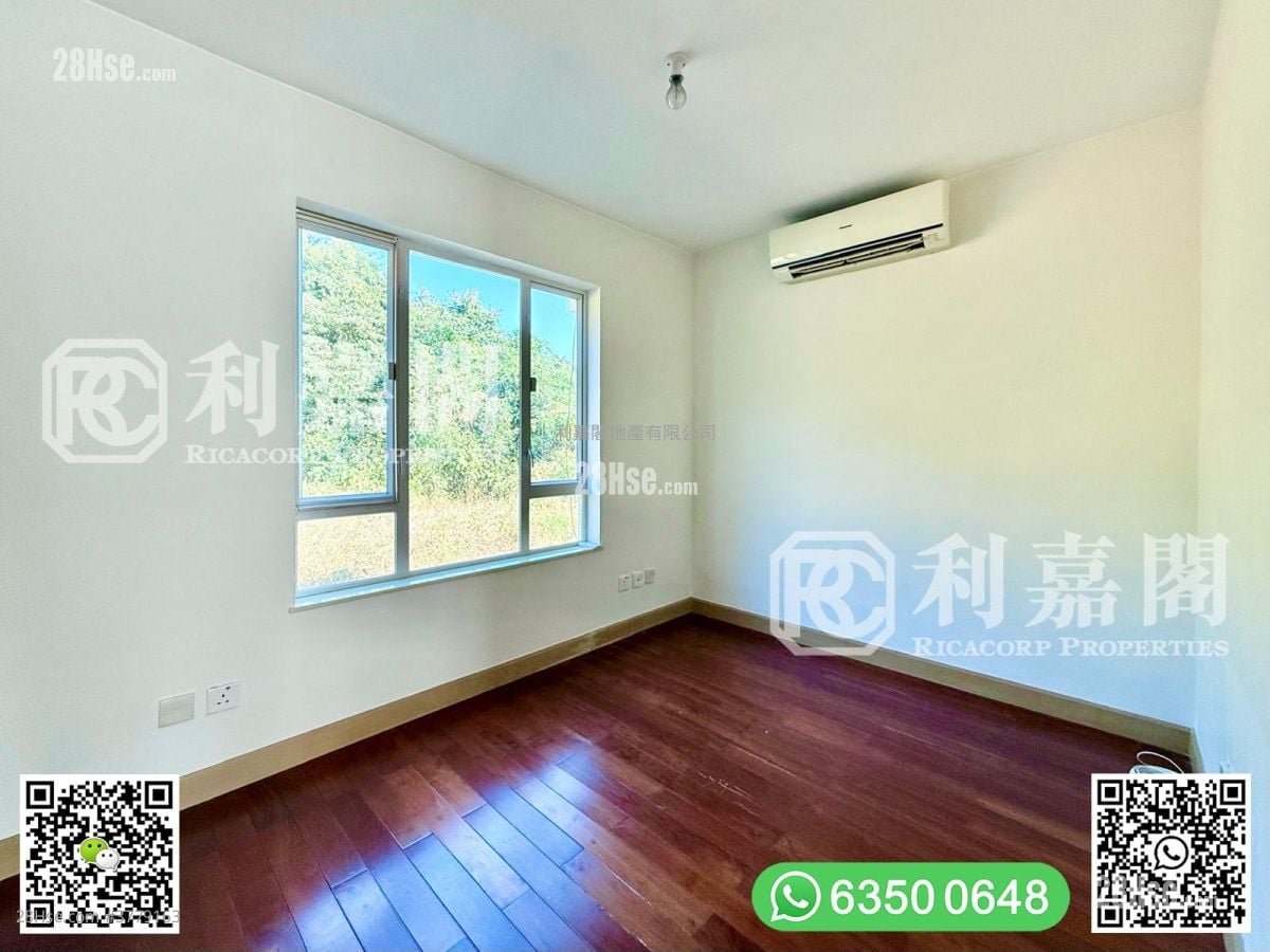 Phoenix Palm Garden Sell 4 Bedrooms , 4 Bathrooms 2,100 ft²