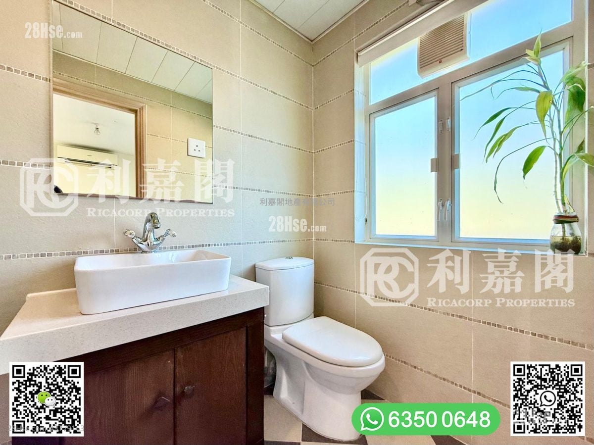 Phoenix Palm Garden Sell 4 Bedrooms , 4 Bathrooms 2,100 ft²