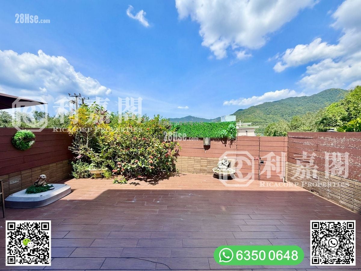 Sai Sha Road Village Sell 4 Bedrooms , 3 Bathrooms 2,100 ft²